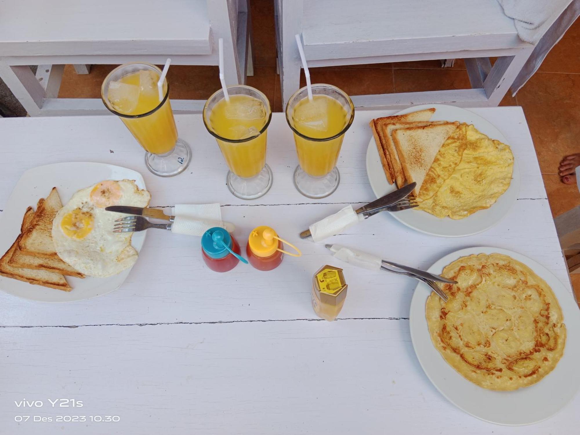 Fullesguesthouse Гили Траванган Экстерьер фото
